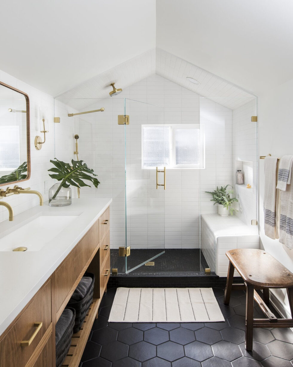 Contacto Extreme Bathroom